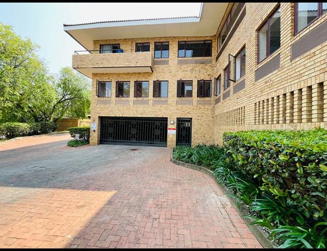 379M² OFFICE TO LET IN VORNA VALLEY